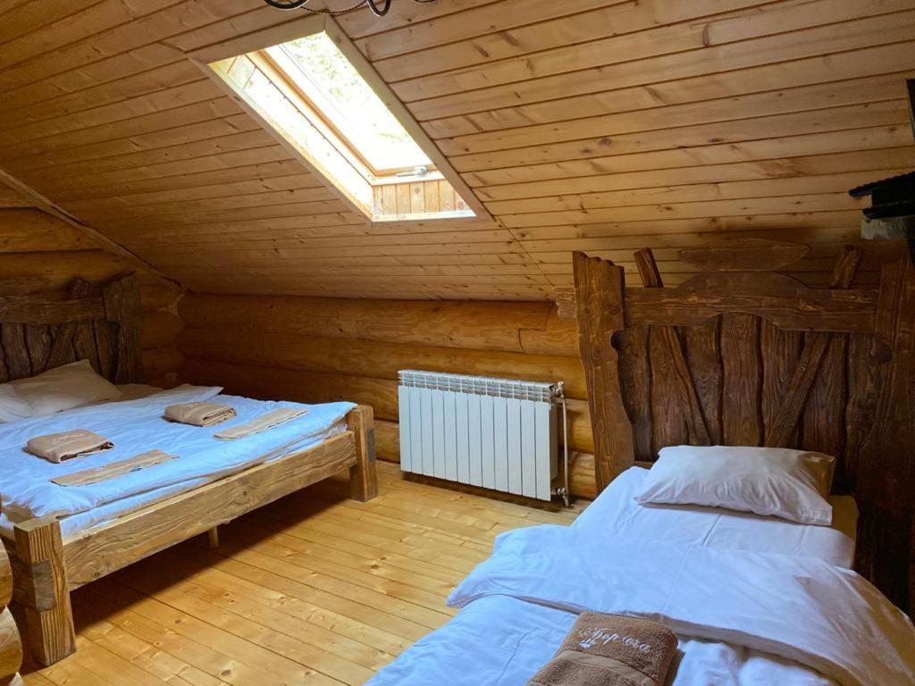 Hotel Berloga-Sinevir Synevyrsʼka Polyana エクステリア 写真