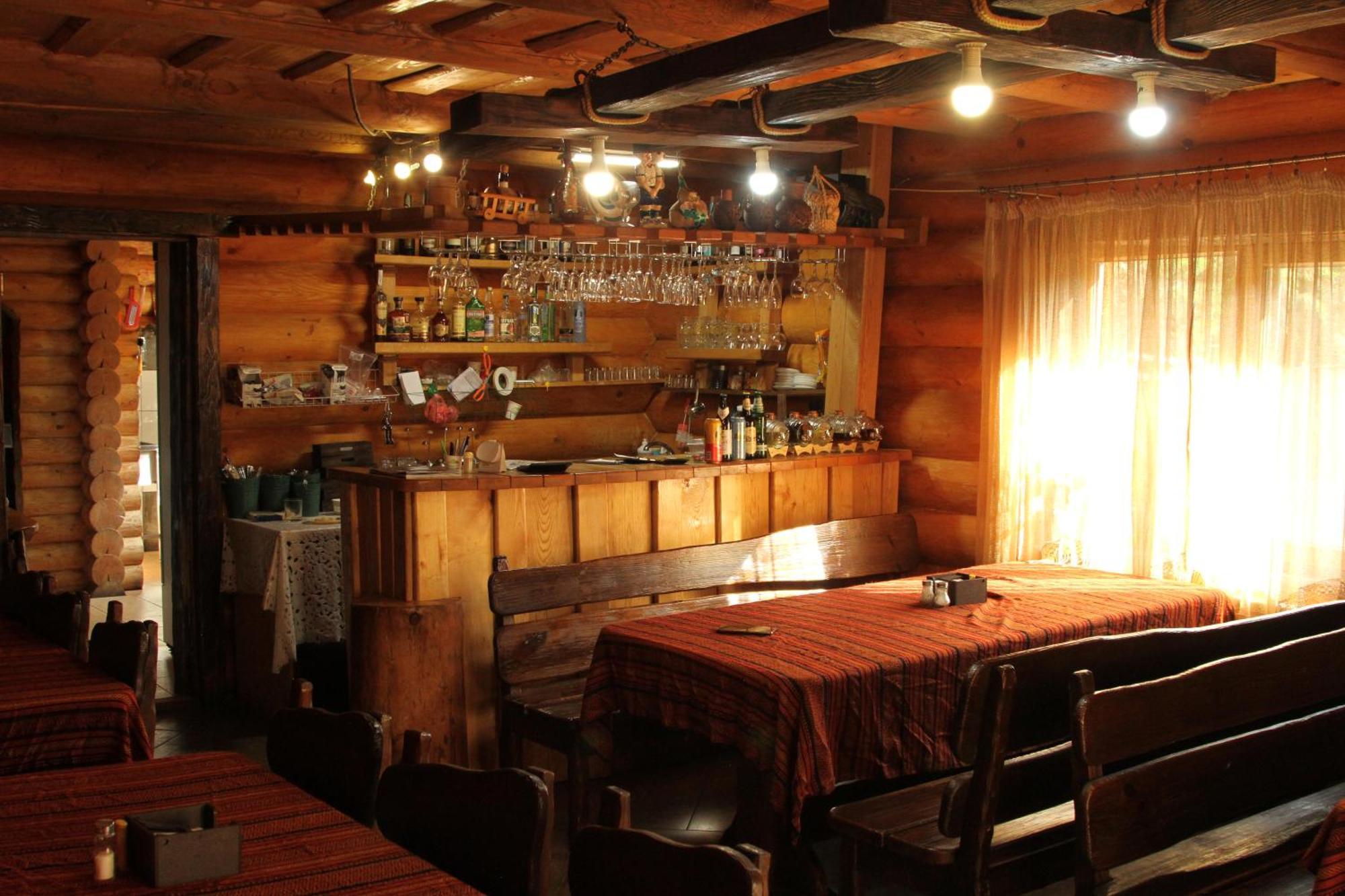 Hotel Berloga-Sinevir Synevyrsʼka Polyana エクステリア 写真
