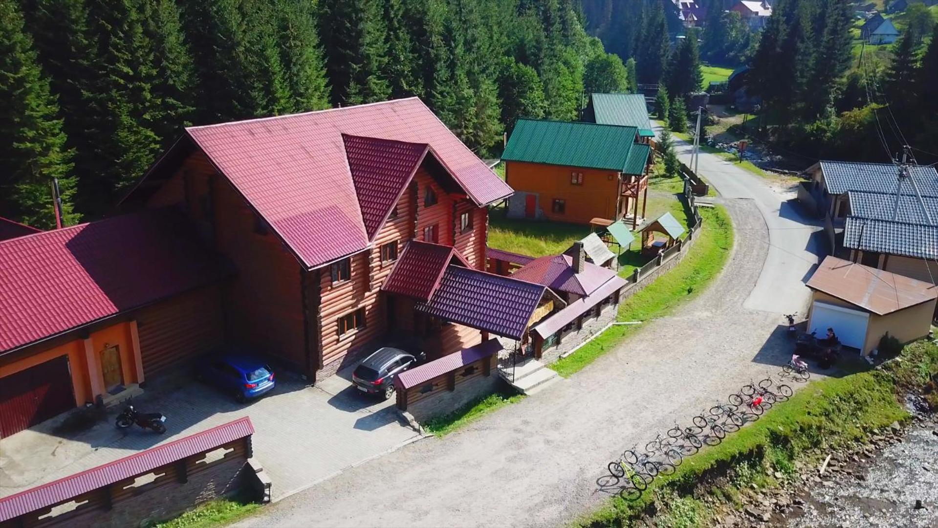 Hotel Berloga-Sinevir Synevyrsʼka Polyana エクステリア 写真