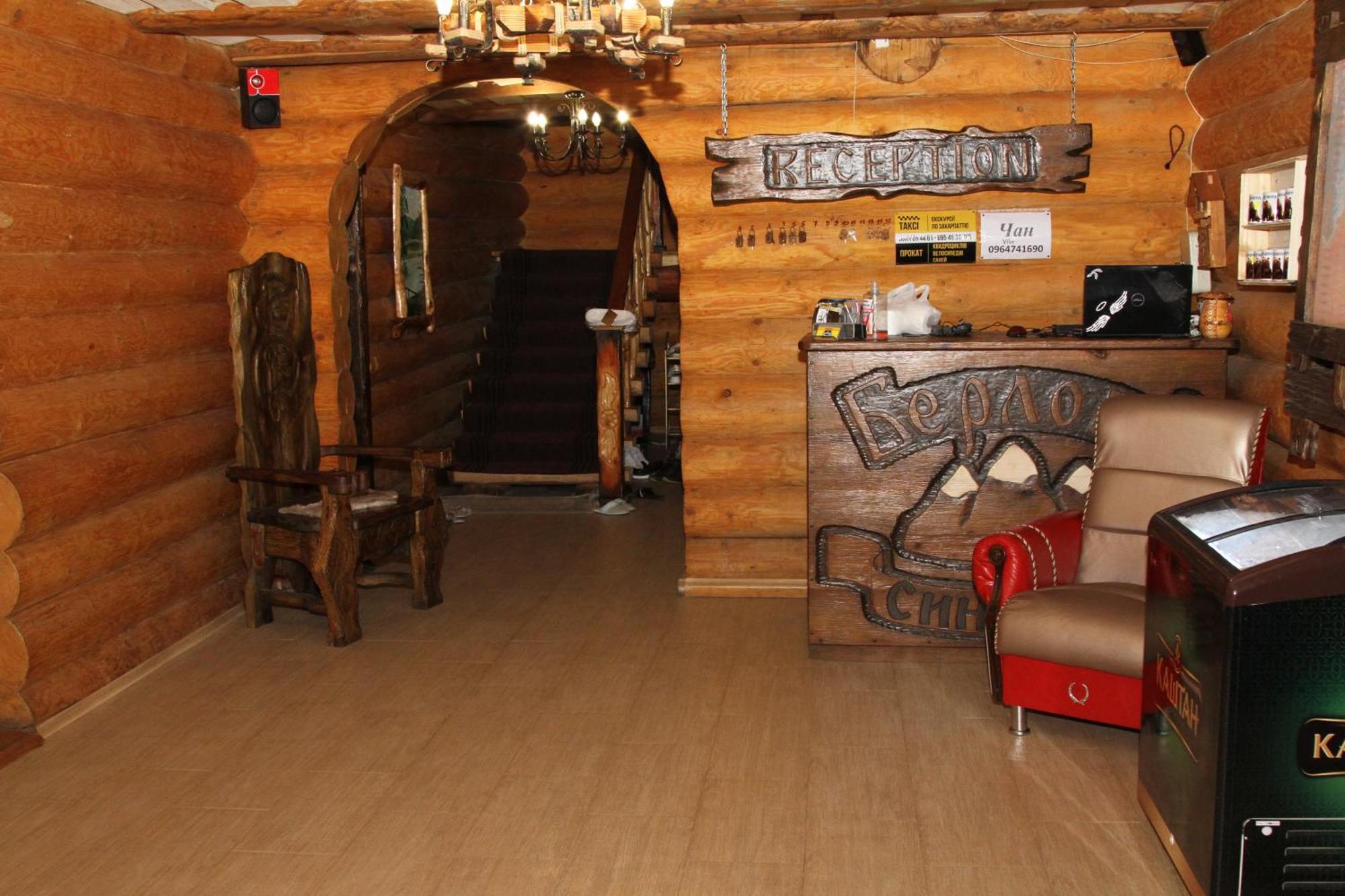 Hotel Berloga-Sinevir Synevyrsʼka Polyana エクステリア 写真