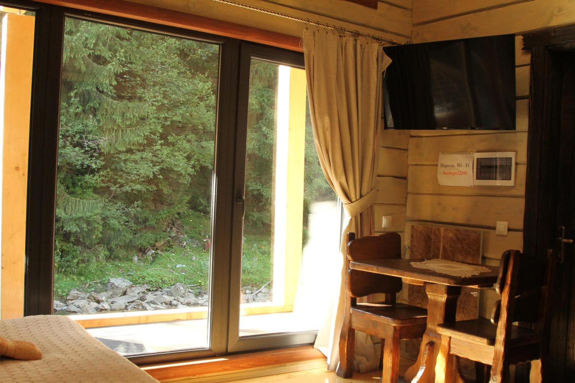 Hotel Berloga-Sinevir Synevyrsʼka Polyana 部屋 写真