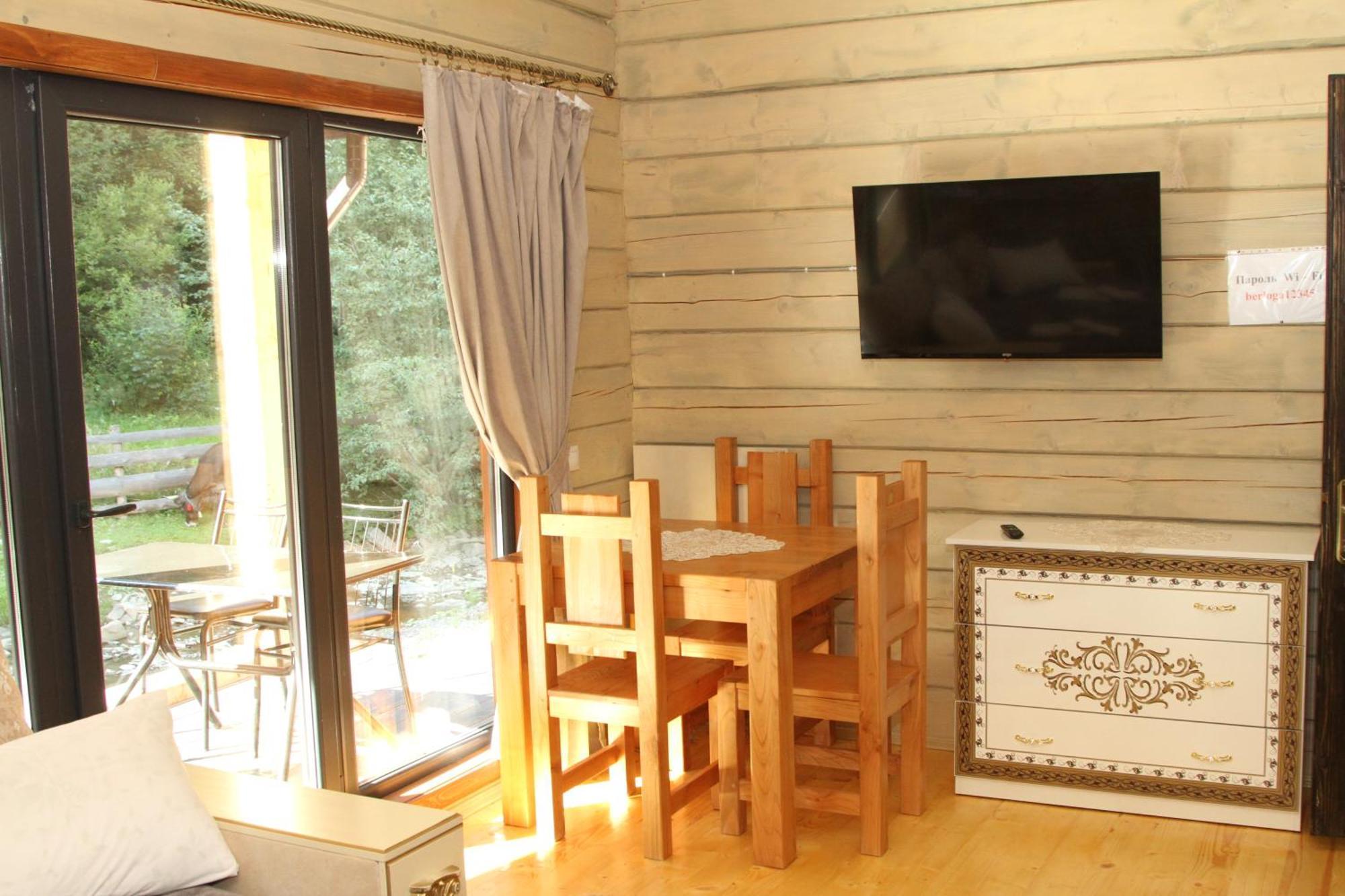Hotel Berloga-Sinevir Synevyrsʼka Polyana 部屋 写真